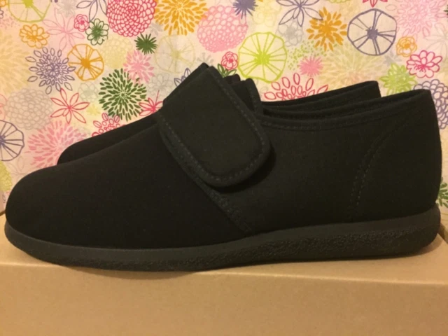 Piedi accoglienti extra spaziosi. Pantofole da uomo nere. Taglia UK 10. Nuovo con scatola