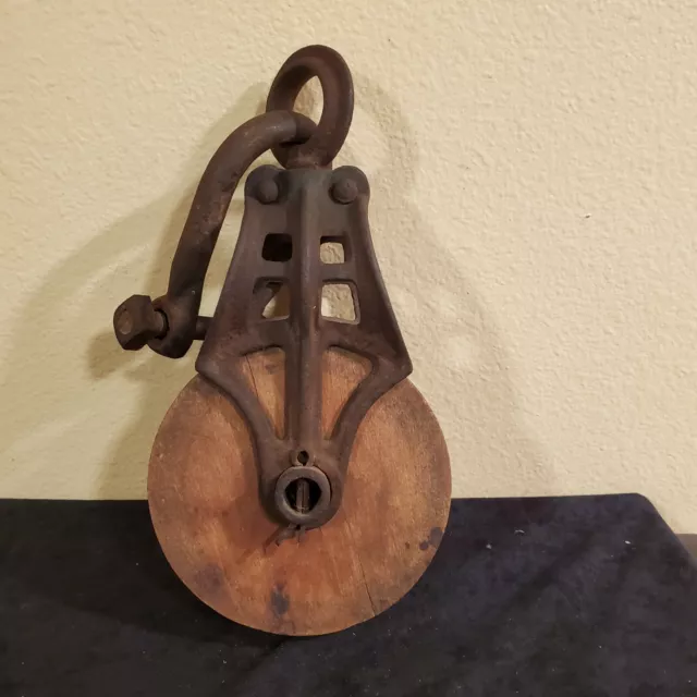 BARN FARM WOOD PULLEY with Cast Iron FRAME Block & Tackle - Nice rusty Patina