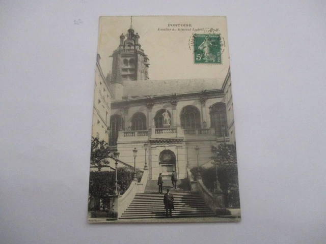 Cpa Val D'oise 95 Pontoise Esaclier Du General Leclerc