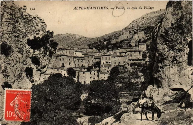 CPA Alpes Maritimes PEILLE un coin du Village (376619)
