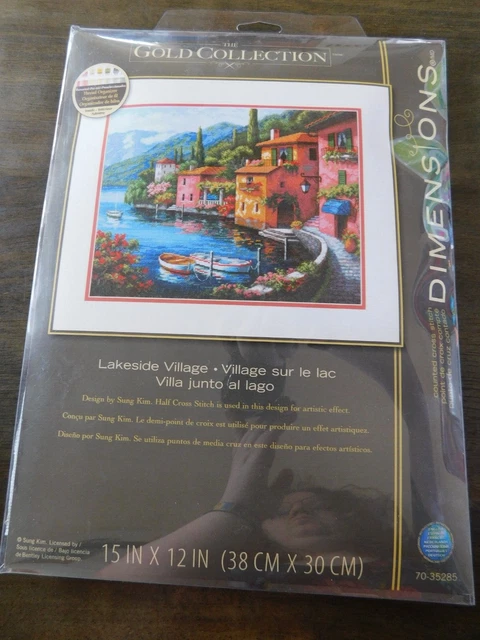 Dimensions Kreuzstich-Kit „Lakeside Village“ – Gold-Edition, Stoff & Baumwollfäden Inklusive