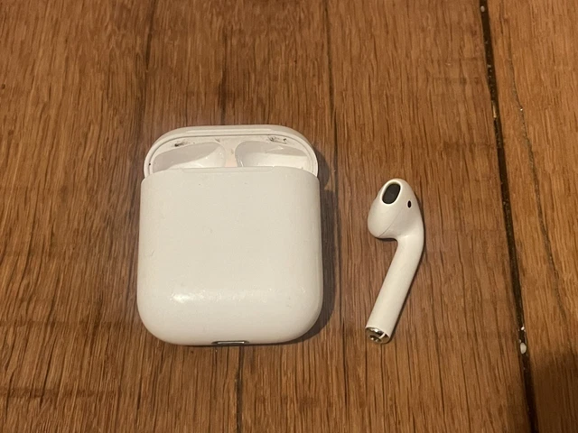 Apple AirPods 1st Generation with Charging Case - White ONLY LEFT EARBUD