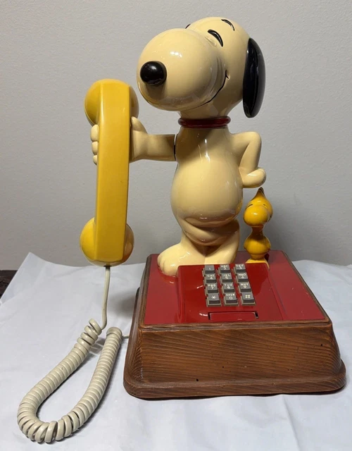 Push Buttones SNOOPY WOODSTOCK PUSH Button Telephone Yellow Woodgrain Base Vintage ...