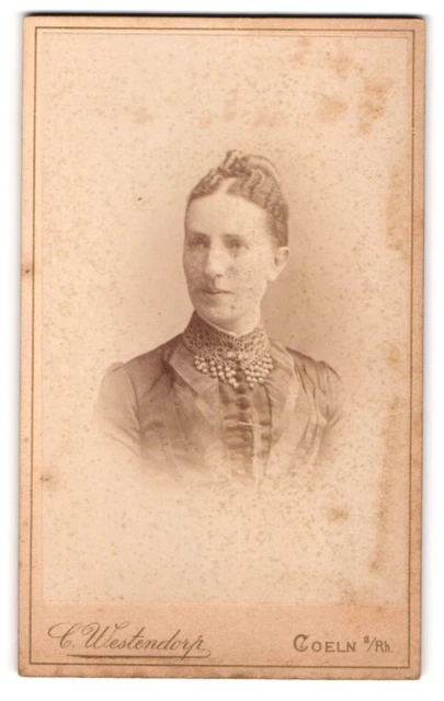 Fotografie Carl Westendorp, Köln, Komödienstr. 7, Junge Dame mit hochgestecktem