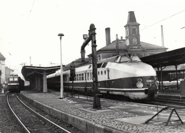 Org. Foto 11X15 Verbrennungstriebwagen Der Baureihe 175 Aufn. 1981 (G2996)