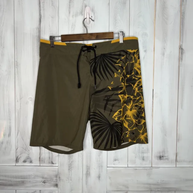 Oakley Performance Fit Olive Green Yellow Stretch Board Shorts Swim Surf 33