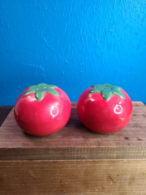 2" Salt And Pepper Shakers, Red And Green Tomato Design ^