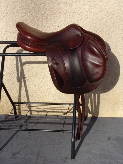 Selle De Dressage Cuir Mono Rabat Noire, Arçons Interchangeables, Taille 17-18" (neuve)