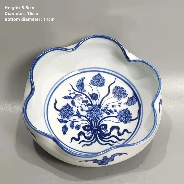 Fine Porcelain Blue And White Porcelain flower pattern Jar Chinese Porcelain pot