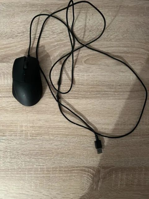 Razer Basilisk Essential Maus