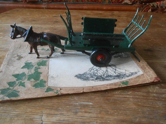 Cheval avec charrette en bronze - Décoration