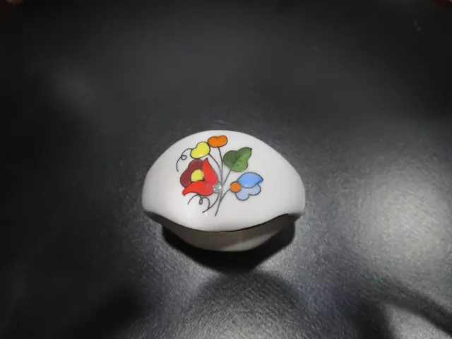 KALOCSA HAND PAINTED PORCELAIN Nepkin Holder ring  1 3/4" X 1 3/4"