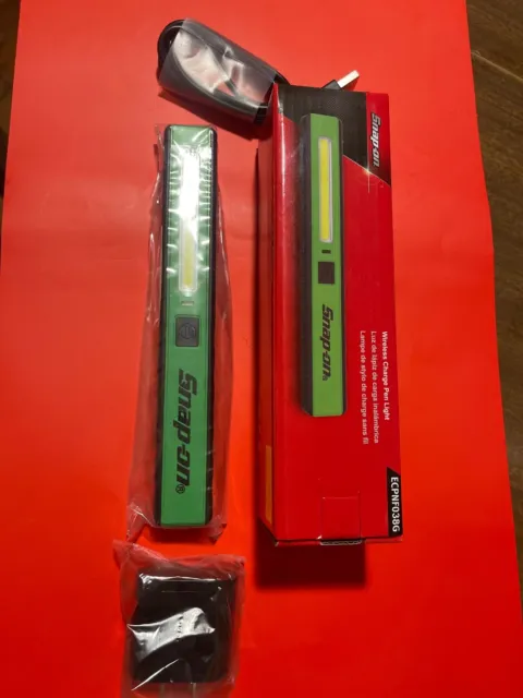 Snap-on Tools NEW GREEN 300 Lumen Wireless Charge Penlight ECPNF038G