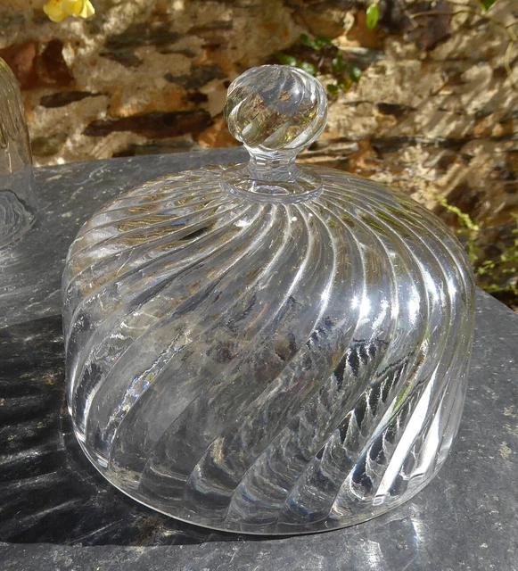 Cloche à Fromage Ou Dessert En Cristal Moulé Motif Fleurs - Vintage Déco