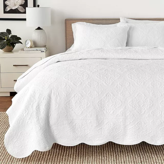 White Matelasse Medallion Scalloped Reversible Cotton Quilt Set Coverlet Daybed