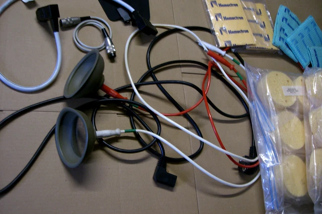 DIVERSES ZUBEHÖR FÜR Nemectron Reizstromtherapiegerät großes Set: 13 VR ...