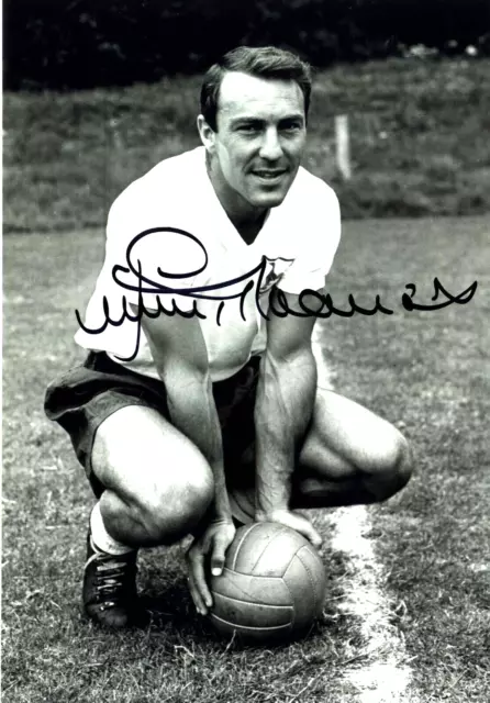 Jimmy Greaves - Tottenham Hotspur F.C. & England Footballer - I/P Signed Photo.