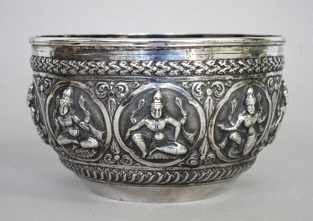 SUPERB ANTIQUE REPOUSSE BURMESE SILVER BOWL 175g DEITY FIGURES THABEIK