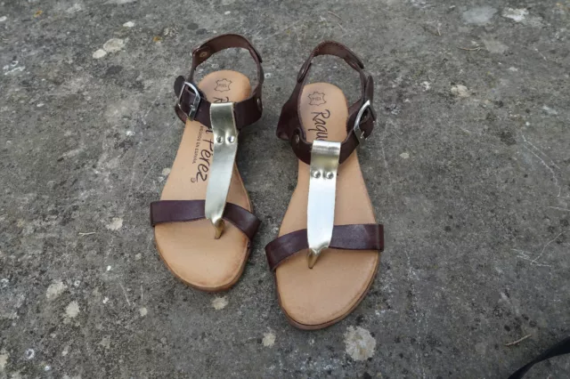 sandales cuir plates marron/doré Raquel Perez 36