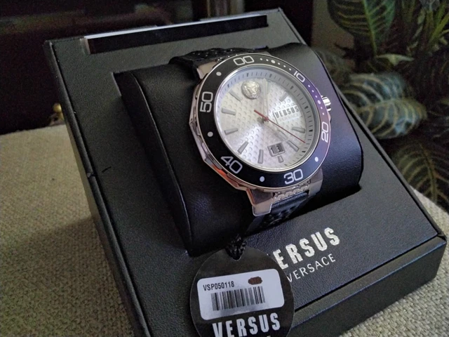VERSACE Versus Superb New GENTS WATCH RRP £294.99