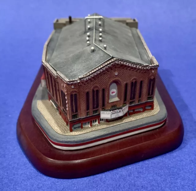 Danbury Mint Detroit Red Wings Olympia Stadium Replica Old Red Barn - Rare