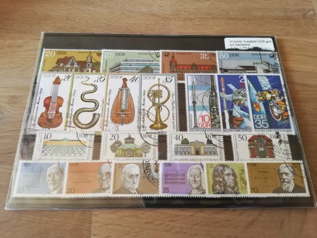 Briefmarken DDR: 20 versch. kompl. Sätze gest. auf Steckkarten