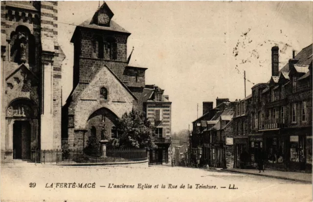 CPA AK La FERTÉ-MACÉ - L'ancienne Église et la Rue de la Teinture (356004)