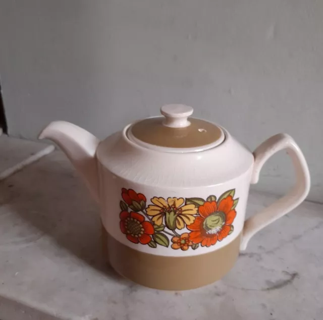 Sadler England  1970s KITSCH retro teapot, Olive Green & Orange. Good condition