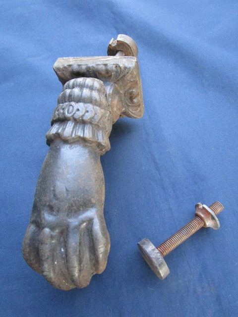 Heurtoir marteau porte d'entrée Main rosace fonte ancien Hauteur 15 cm