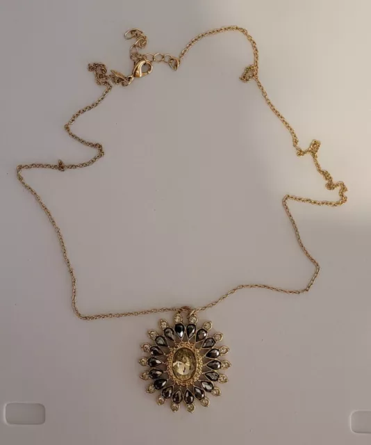 Bright Goldtone Avon Necklace With Black And Diamond Styled Large Flower Pendant