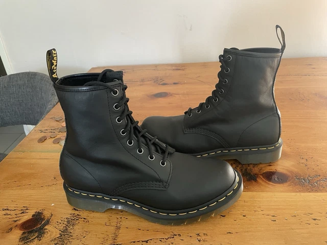 Arcadia Leather Combat Boots Dr. Martens Unisex 1460 Inferno