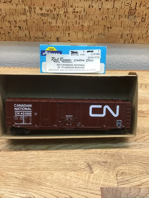Athearn HO Scale Canadian National 50’ Plugdoor Boxcar EUC B-1