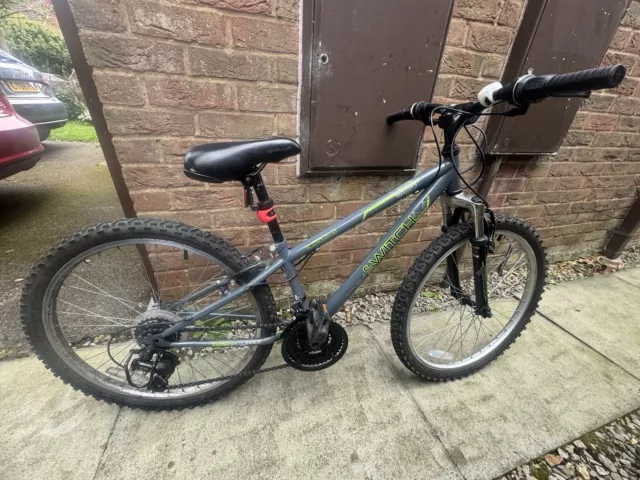 HALFORDS APOLLO SWITCH Boy s Mountain Bike 24 inch wheels 18 gears 40.00 PicClick UK