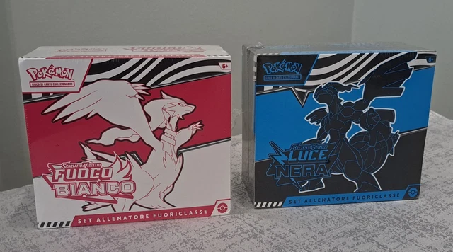 SET ALLENATORE FUORICLASSE Pokemon Luce Nera e Fuoco Bianco ETB ITA ...