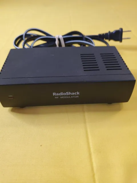 Radio Shack - Modulador de RF #15-1244 canal 3 o 4 salida 75/1K ohmios conmutable☆