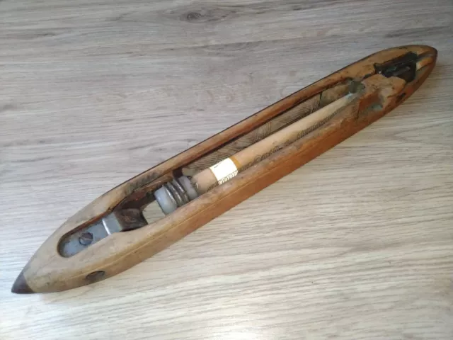 Ancienne grande navette en bois pour métier à tisser