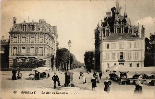 CPA ÉPERNAY - La Rue du Commerce (741651)