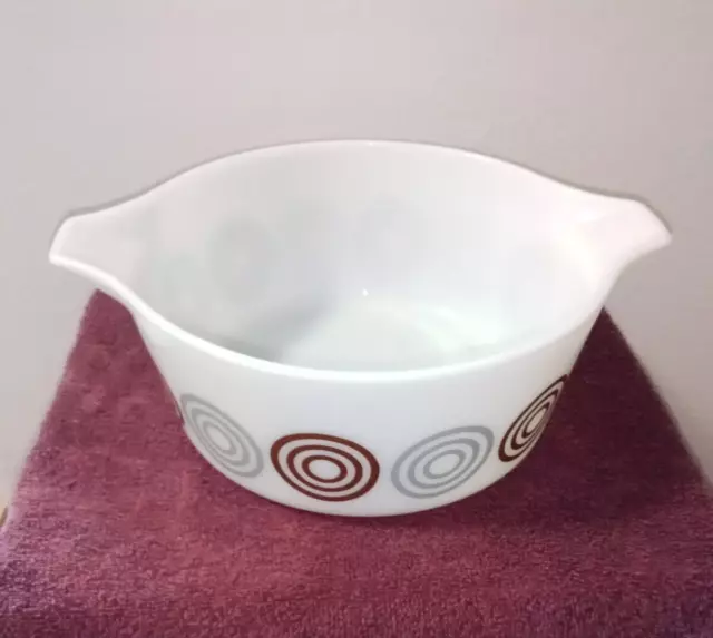 VTG PYREX PROMOTIONAL COSMOPOLITAN SALTON BULLSEYE 2.5 Qt. Casserole Dish No Lid
