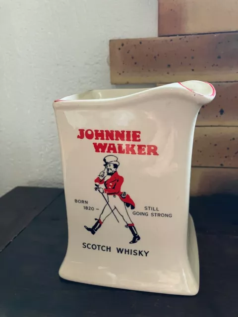 JOHNNIE WALKER Scotch Whisky, pichet publicitaire ancien