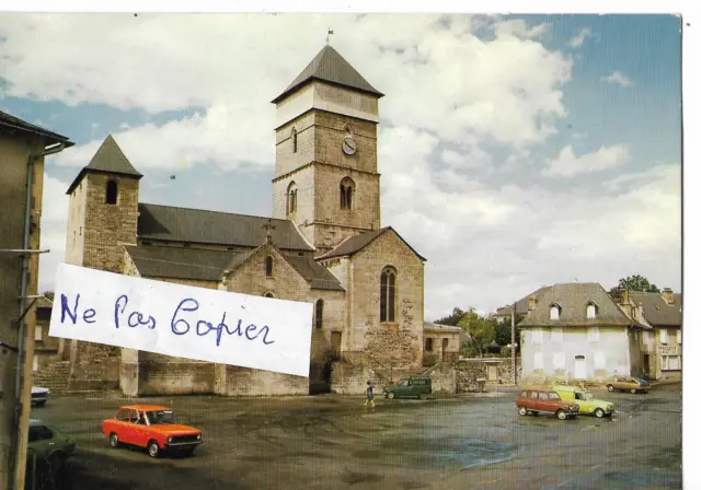 carte postale   19 ( Corrèze ) CHAMBOULIVE L'église -vieilles voitures (ancienne