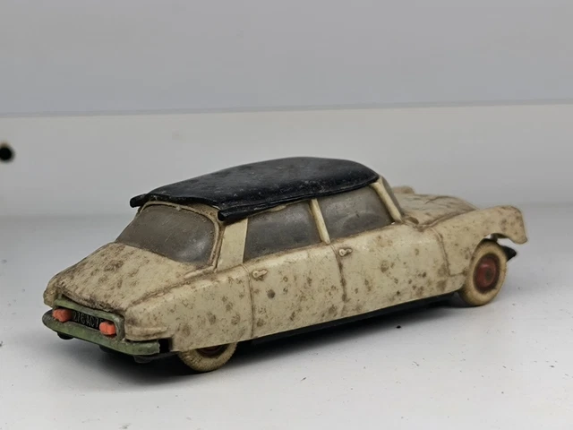 Norev Citroën DS 19 1/18 – Collector Beige/violet Pour Passionnés