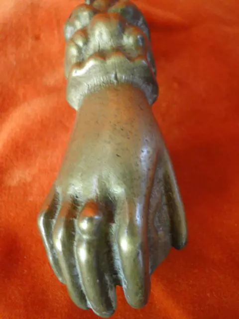 Marteau de porte - Heurtoir - Bronze- Main baguée - XIX°