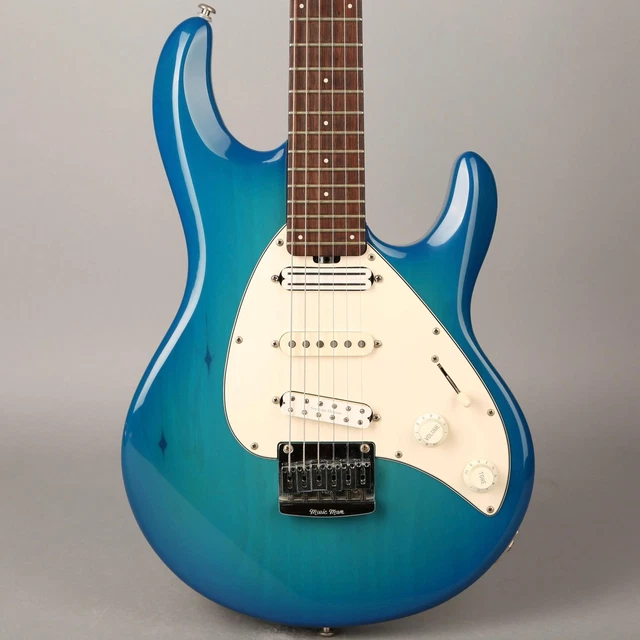 Ernie Ball Music Man USA Silhouette SSS Hardtail - 1994 - Blue Burst Ernie Ball Music Man USA Silhouette SSS Hardtail - 1994 - Blue Burst