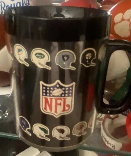 https://www.picclickimg.com/984AAOSwKAJlOtY3/1970S-Ihop-Thermo-Serv-NFL-logo-coffee-cup.webp