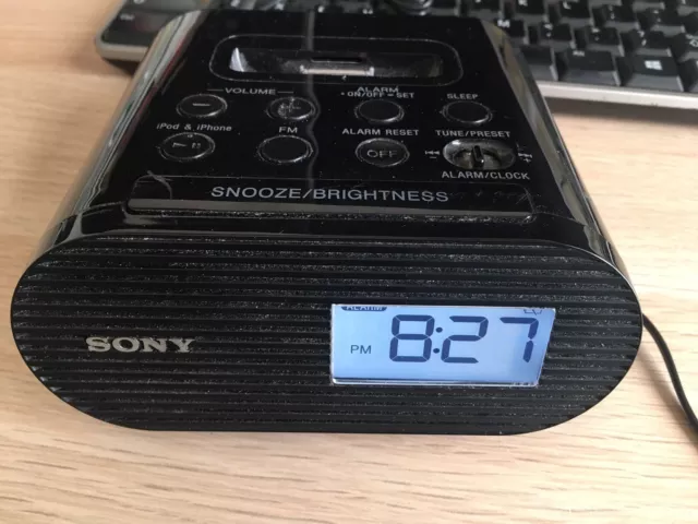Sony Dream Machine FM Alarm Clock Radio iPod iPhone Dock ICF-C05iP