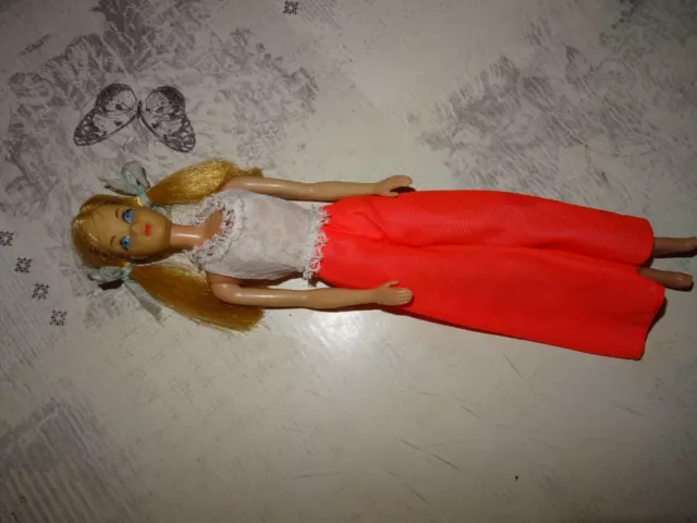 barbie vintage ancienne blonde avec tenue lot 5.