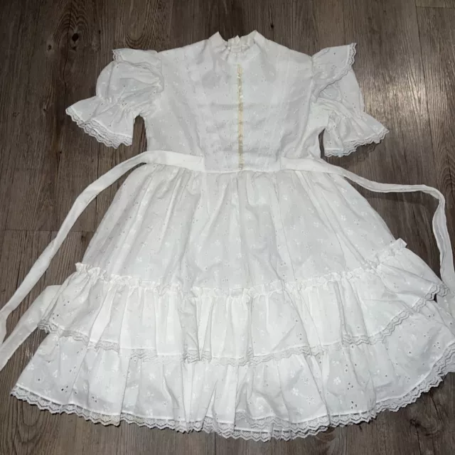 Vintage 70’s Girls White cotton Cottagecore Prairie dress eyelet lace Size 8