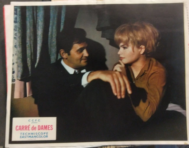 PHOTOS D'EXPLOITATION CARRÉ de Dames pour un AS . Roger HANIN Catherine