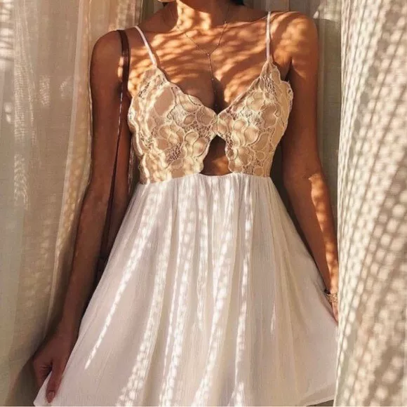 Tularosa NWT Bryce White Lace Mini Dress