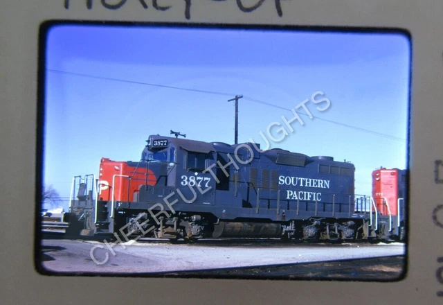 Original '75 Kodachrome Slide SP Southern Pacific 3877 GP9E 1st Chop     36J29